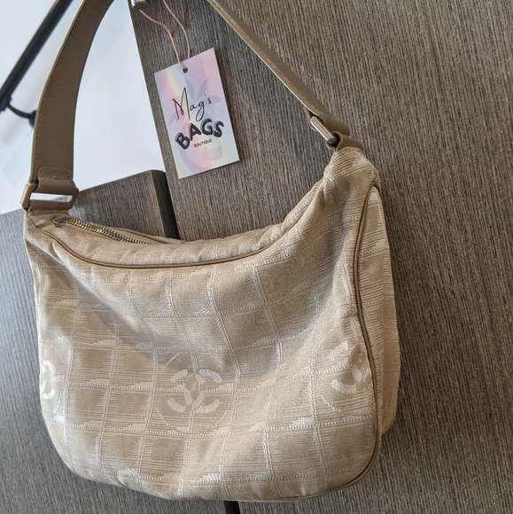 Chanel: CC Travel Line Nylon y2k Shoulder Bag - Picture 8 of 15